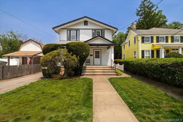 69 Grove ST, Lynbrook, NY 11563