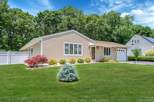 150 Rosemont AVE, Farmingville, NY 11738