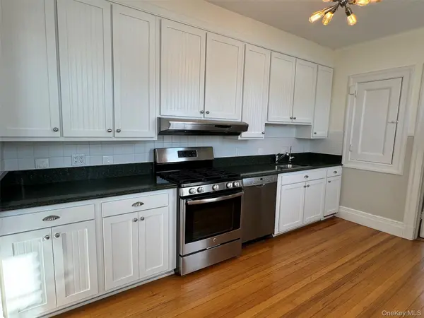 330 3rd AVE, Pelham, NY 10803