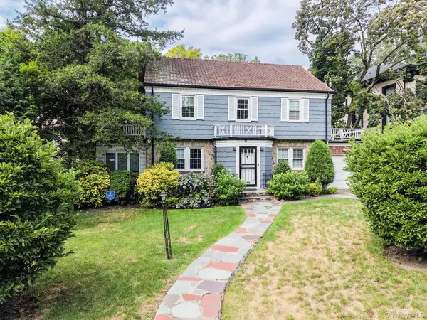 80-82 222nd ST, Hollis Hills, NY 11427