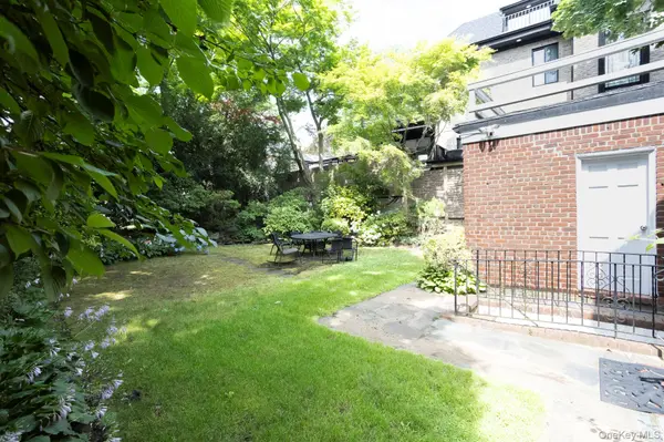 80-82 222nd ST, Hollis Hills, NY 11427