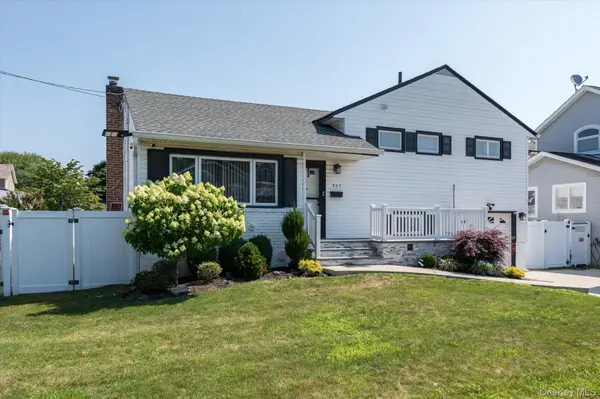 857 Virginia AVE, North Bellmore, NY 11710