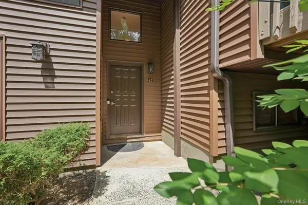 42 Tulip CT, Nanuet, NY 10954