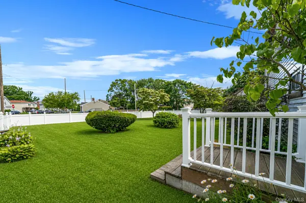 117 N Clinton AVE, Bay Shore, NY 11706