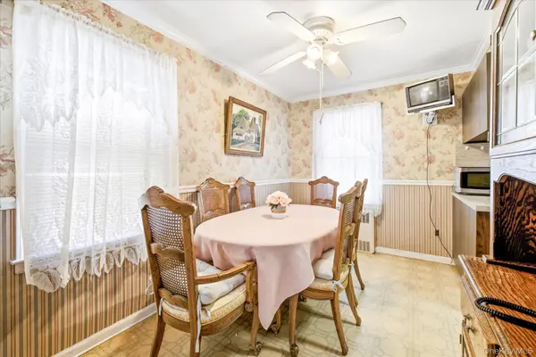 187 Raff AVE, Floral Park, NY 11001