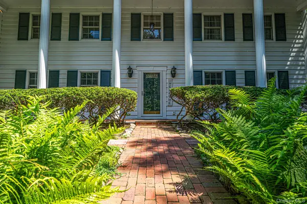 77 Shore RD, Mount Sinai, NY 11766