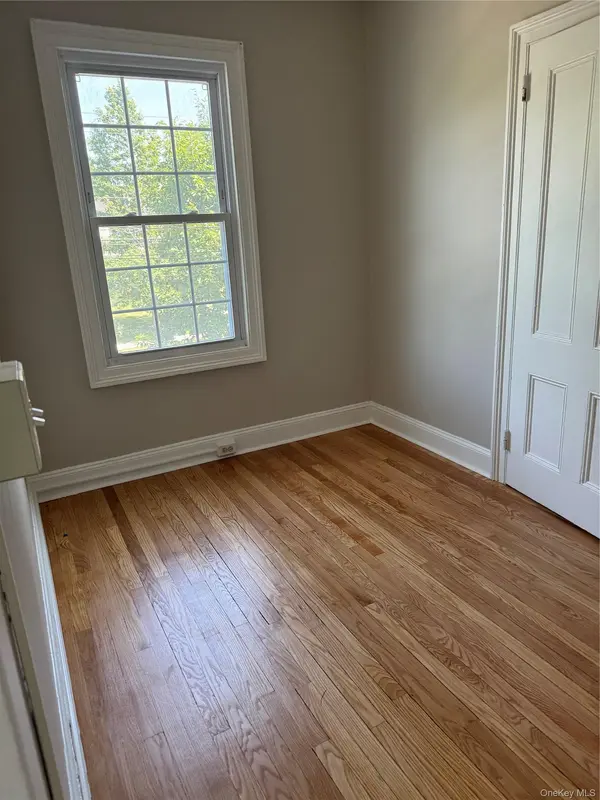 24 Oakland AVE #2R, Warwick, NY 10990