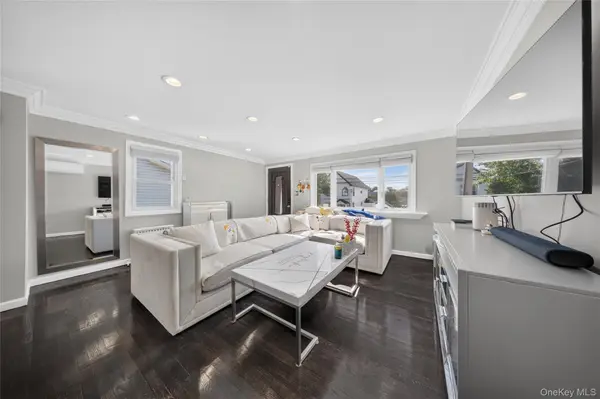 41 Catherine AVE, Franklin Square, NY 11010