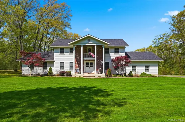 32 Sunset CIR, Germantown, NY 12526