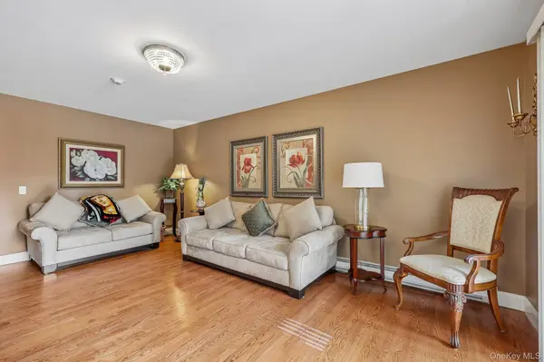 1 Germonds VLG #5, Nanuet, NY 10954