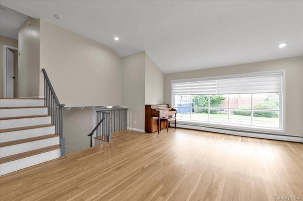 964 Cranford AVE, North Woodmere, NY 11581