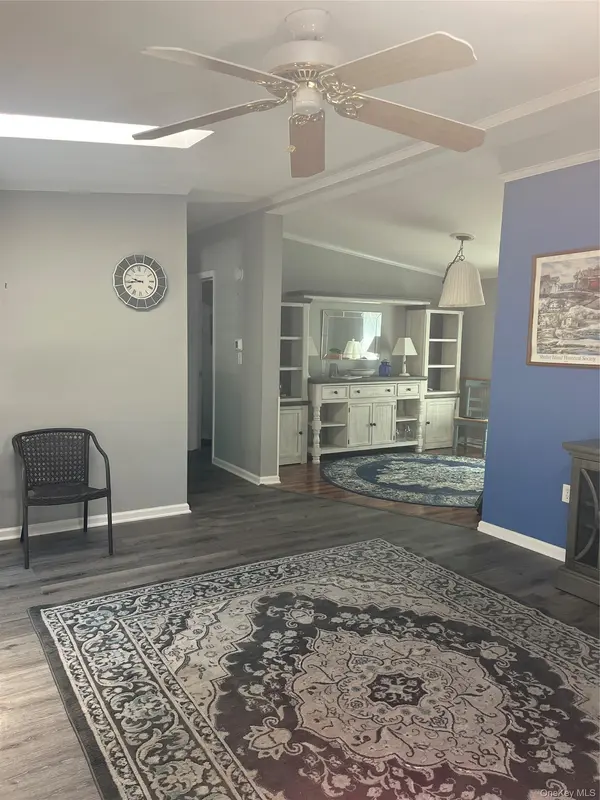 1661 Old Country RD #156D, Riverhead, NY 11901