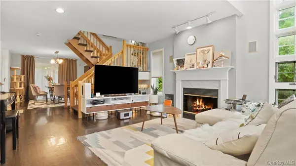 4 Pinewood CIR, White Plains, NY 10603