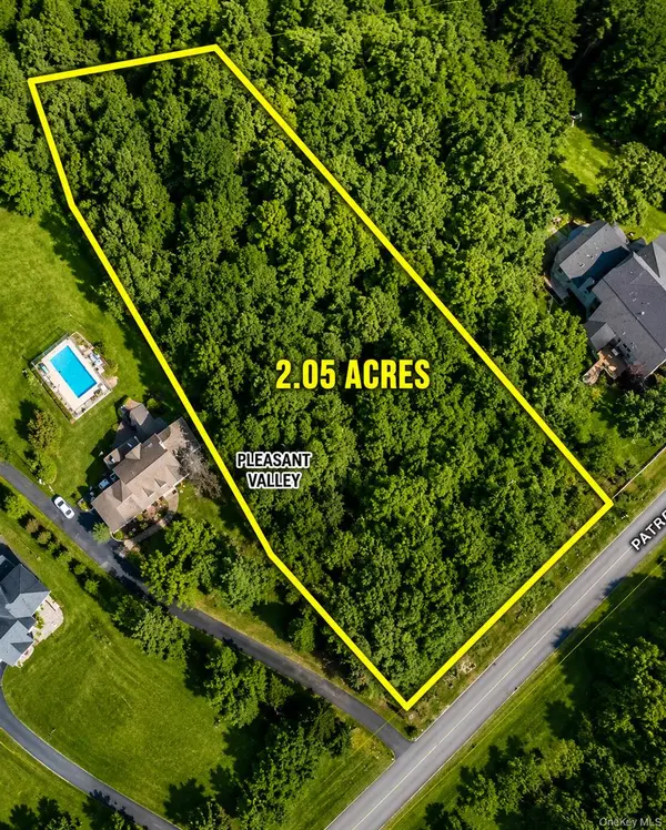 Patricia DR, Pleasant Valley, NY 12569