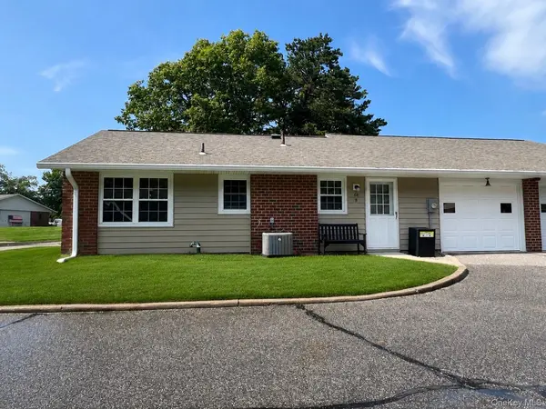 66 Enfield CT #B, Ridge, NY 11961