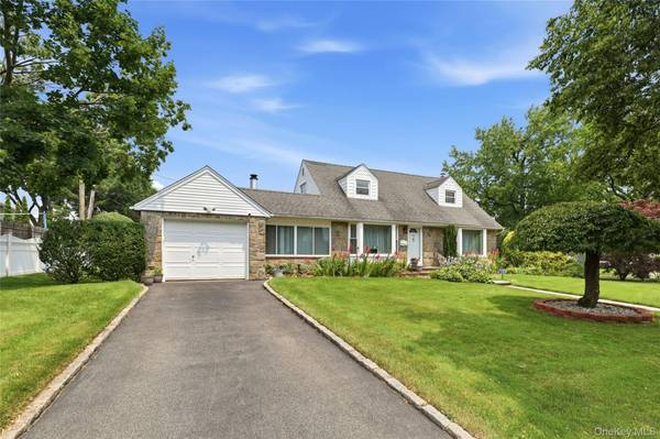 70 Birchwood DR, New Hyde Park, NY 11040
