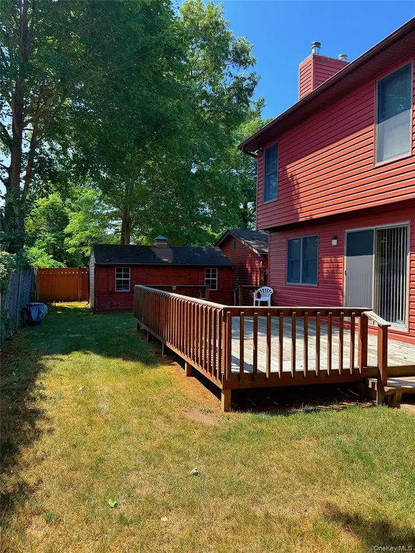 6 Jamor CT, Nesconset, NY 11767