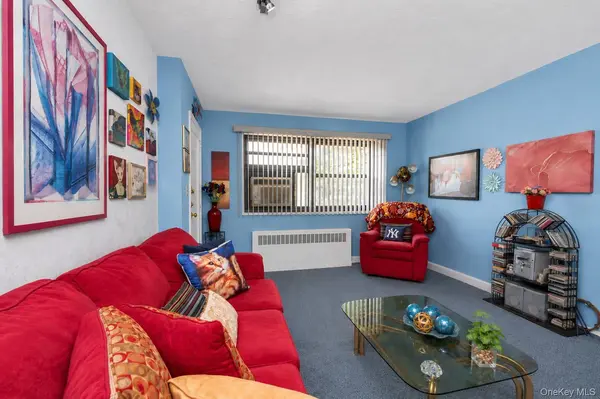 17-01 Utopia Pkwy #1, Whitestone, NY 11357