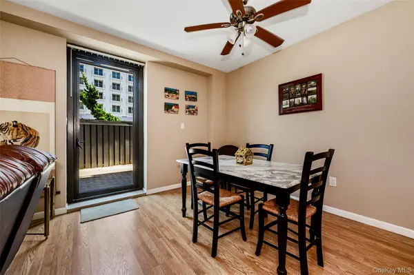 100 W Broadway #1E, Long Beach, NY 11561
