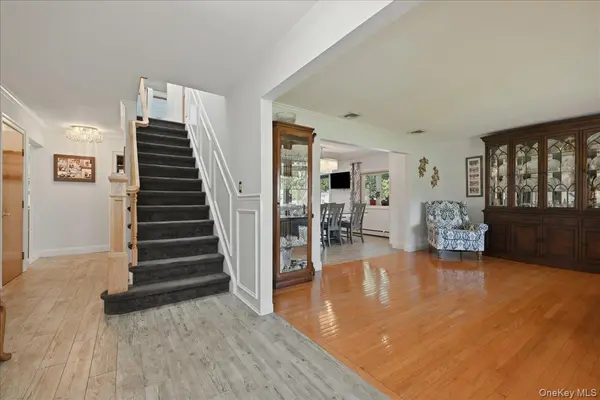 117 Melanie DR, East Meadow, NY 11554