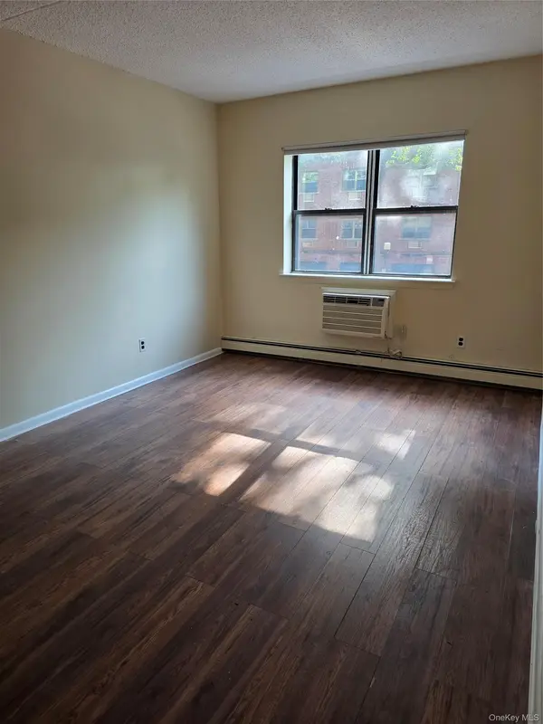 71-09 Park Avenue, Fresh Meadows, NY 11365