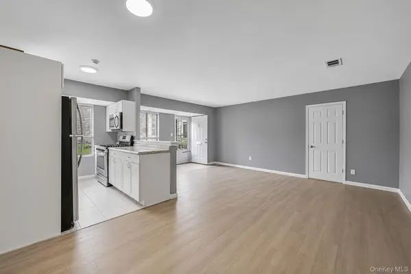3 Cheyenne Court #3, Coram, NY 11727