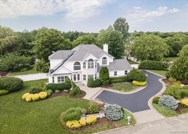 6 Arborvitae LN, Miller Place, NY 11764