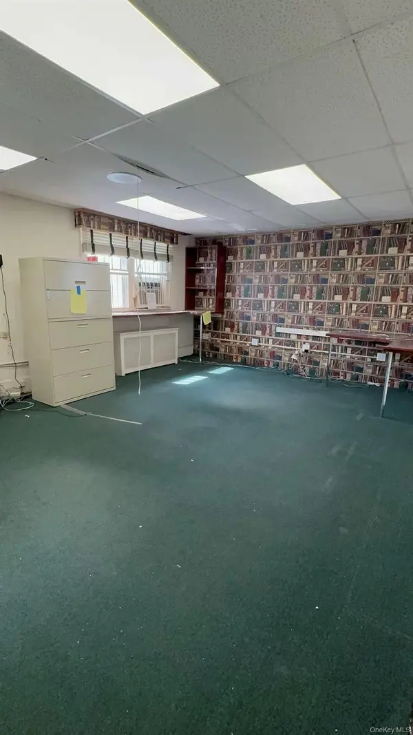 218 Front ST #2FL, Hempstead, NY 11550