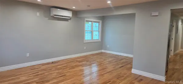 14590 226th ST, Springfield Gardens, NY 11413