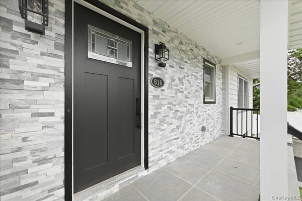 616 Harless PL, West Hempstead, NY 11552
