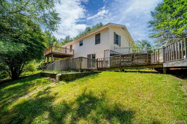2082 Ulster Heights RD, Ellenville, NY 12788
