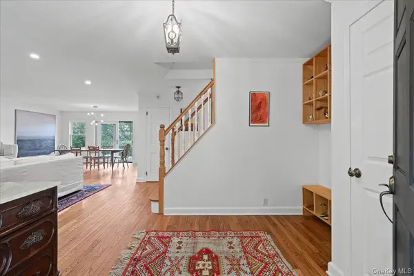 56 Twin Lakes RD, South Salem, NY 10590