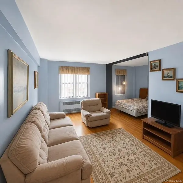 665 Thwaites PL #5X, Bronx, NY 10467