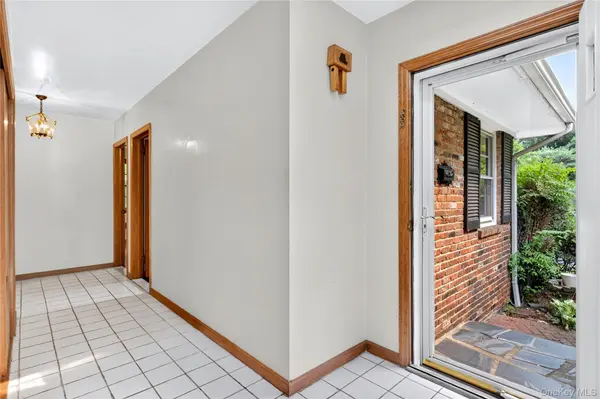 31 Orchard Farm RD, Port Washington, NY 11050