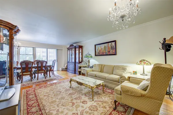102-30 66th RD #5F, Forest Hills, NY 11375