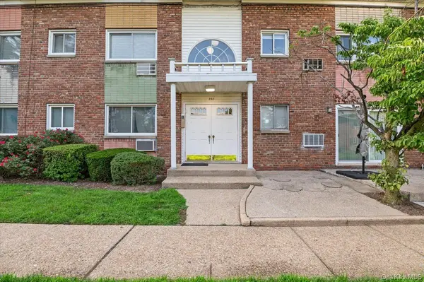 267 N Newbridge RD #2D, Levittown, NY 11756