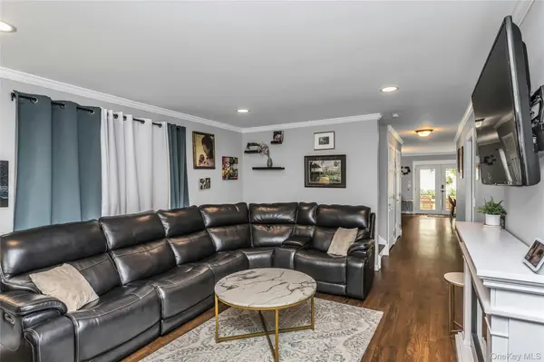 63 Teed ST, South Huntington, NY 11746