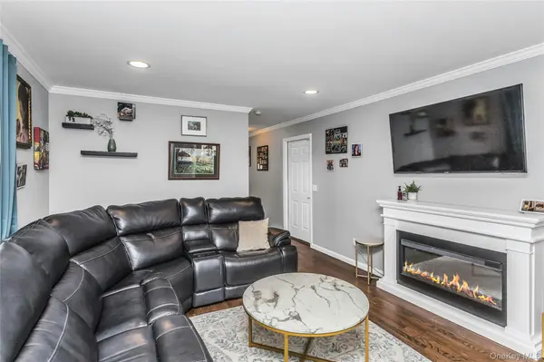 63 Teed ST, South Huntington, NY 11746