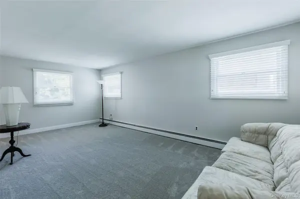23 Babcock AVE, Ronkonkoma, NY 11779