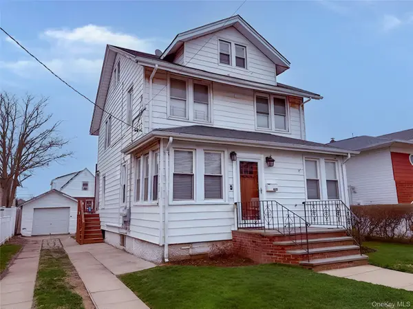 435 Beach 124 ST, Rockaway Park, NY 11694