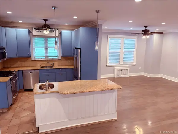 435 Beach 124 ST, Rockaway Park, NY 11694