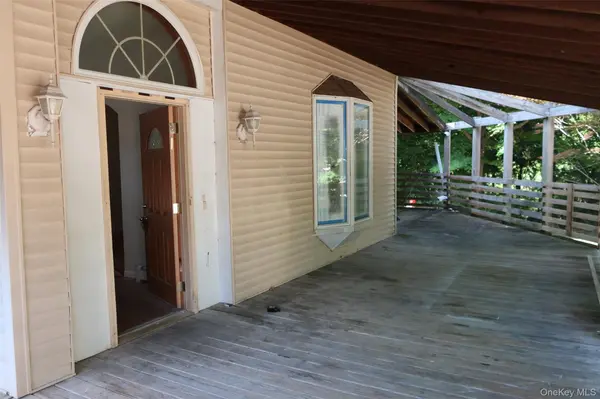 9 Conklin LN, Harriman, NY 10926