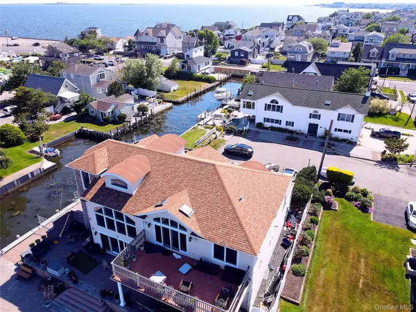 75 Yacht Club RD, Babylon, NY 11702