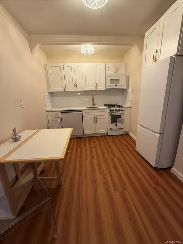 99-45 67 RD #223, Forest Hills, NY 11375
