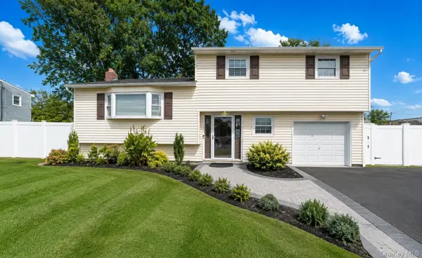 37 Holiday Park DR, Centereach, NY 11720