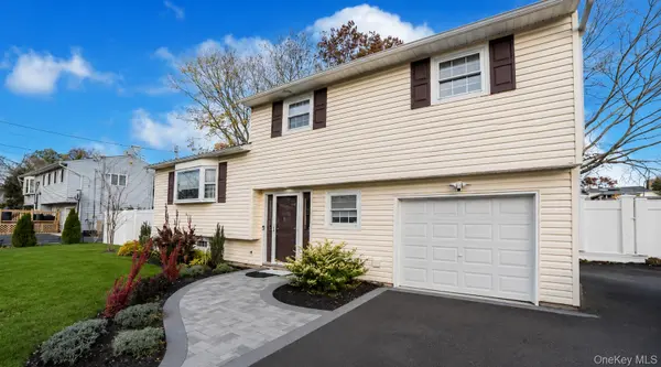 37 Holiday Park DR, Centereach, NY 11720