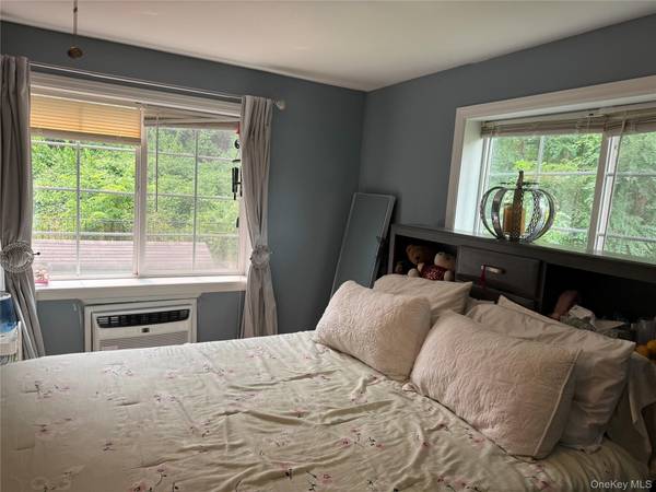3705 Pratt AVE #2C, Bronx, NY 10466