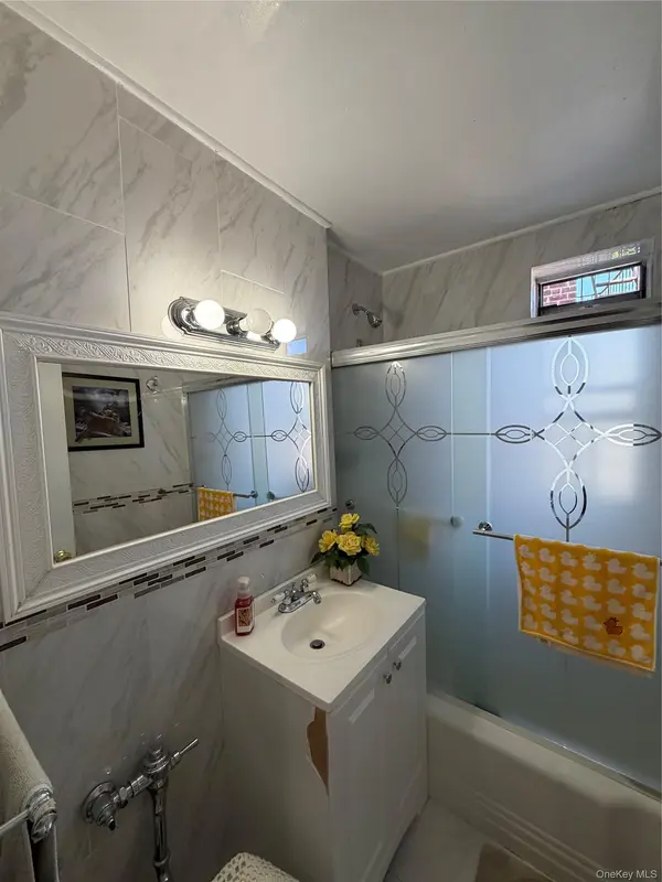 325 E 201 ST #5 G, Bronx, NY 10458