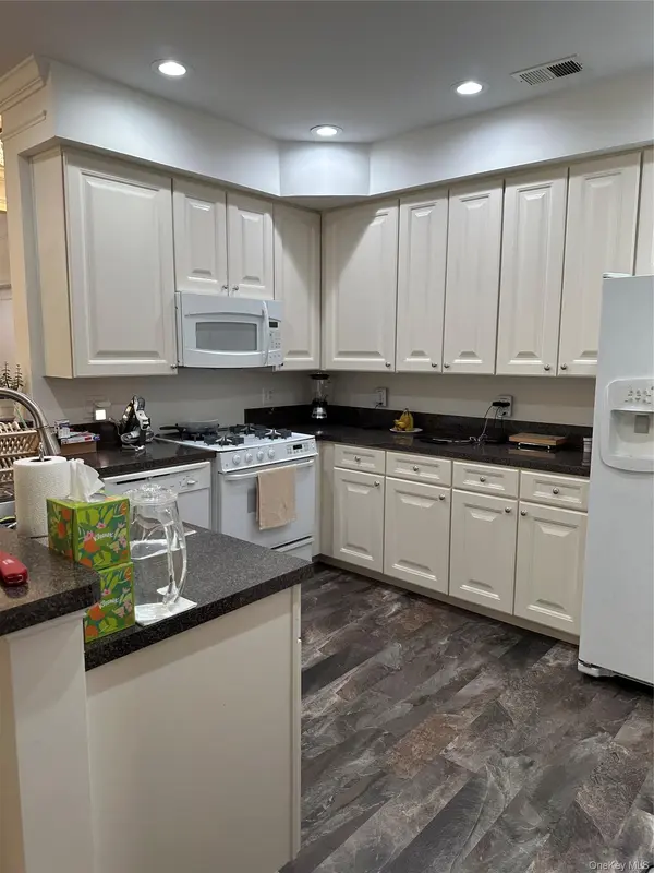 28 N De Baun AVE #201, Suffern, NY 10901