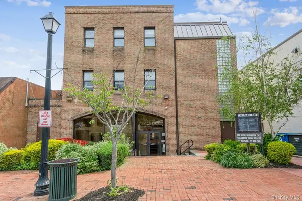 15 Glen ST #206, Glen Cove, NY 11542